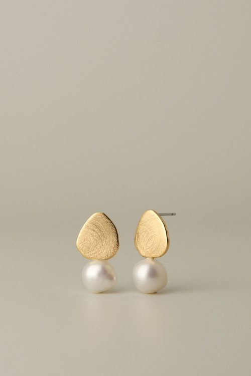 PB068 Natural Pearl Texture Earrings