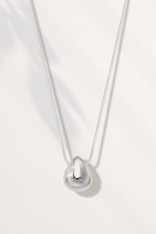 ES179 Glossy Teardrop Snake Chain Necklace